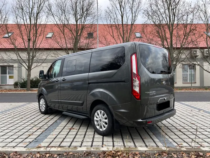 Ford Tourneo Custom