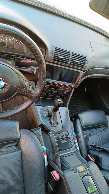 BMW 525