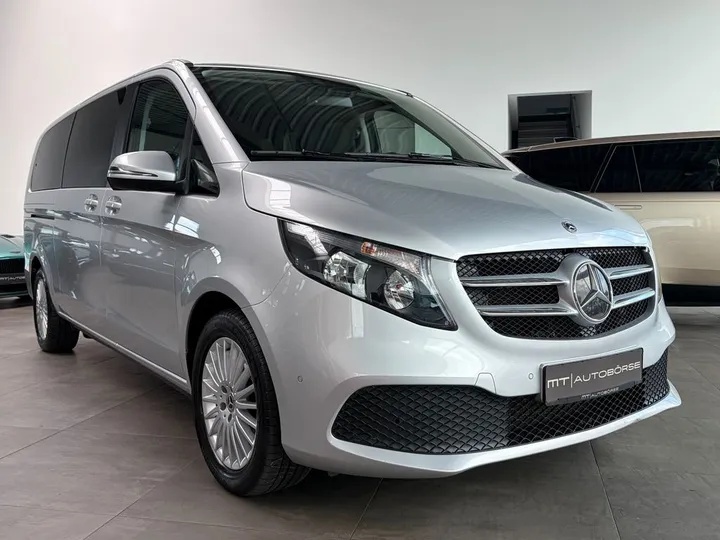 Mercedes-Benz V 220