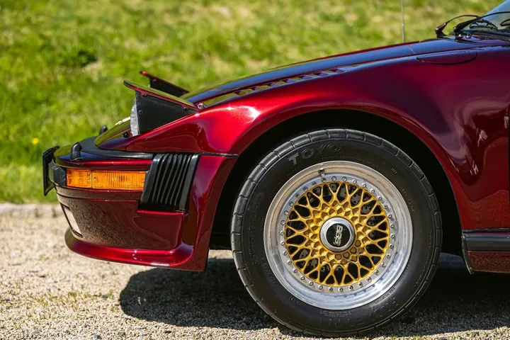 Porsche 930