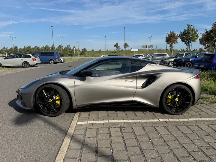 Lotus Emira