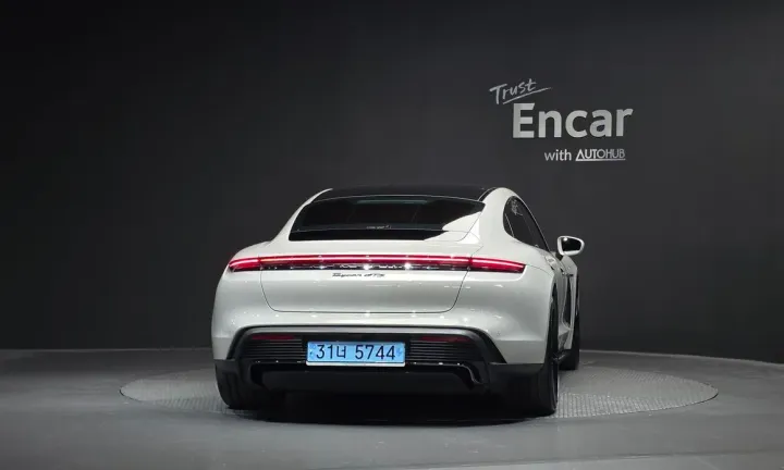Porsche Taycan