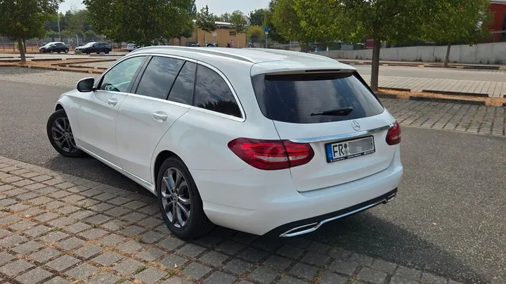 Mercedes-Benz C 220