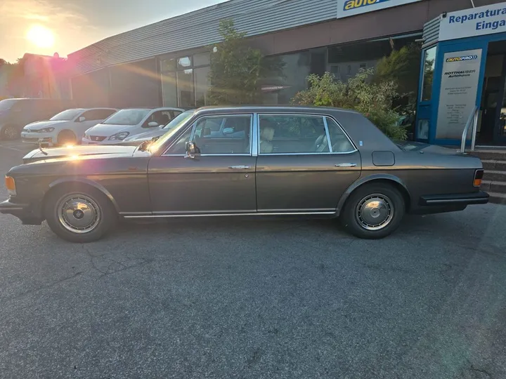 Rolls-Royce Silver Spur