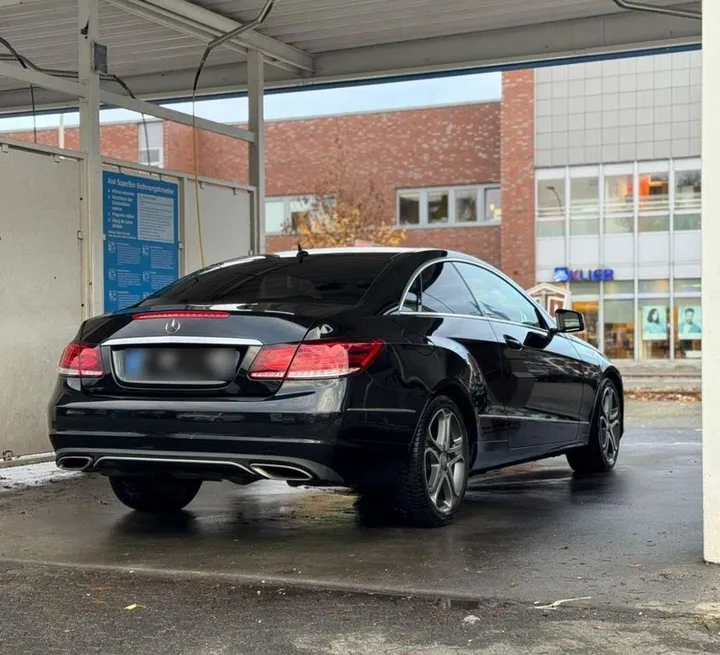 Mercedes-Benz E 220