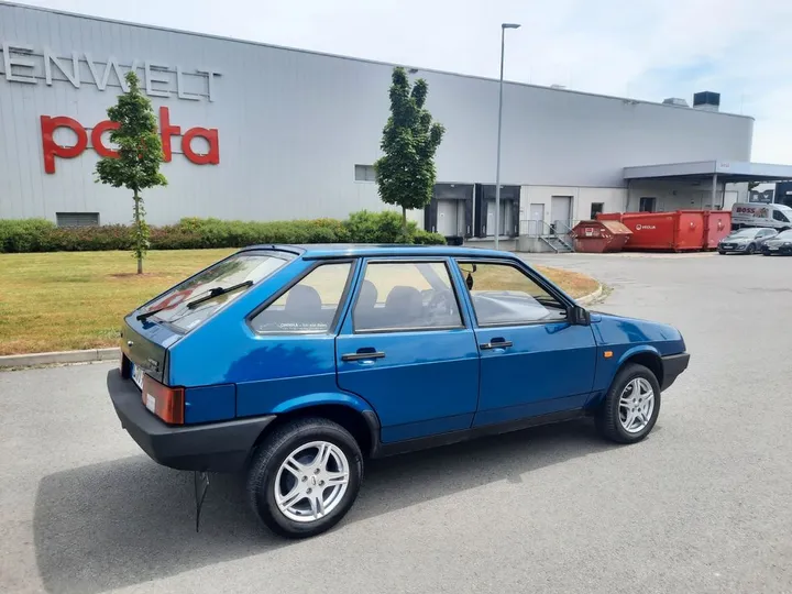 Lada Samara