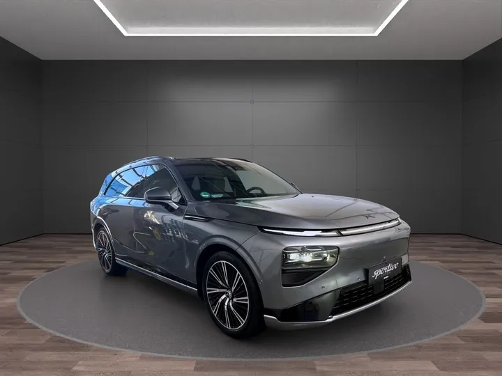 XPENG G9