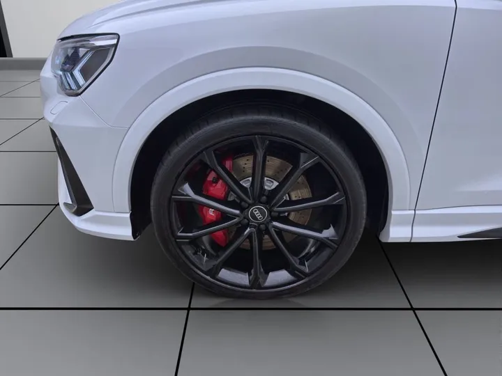 Audi RSQ3