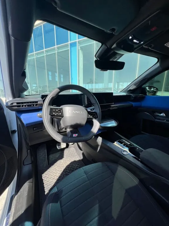 Lancia Ypsilon