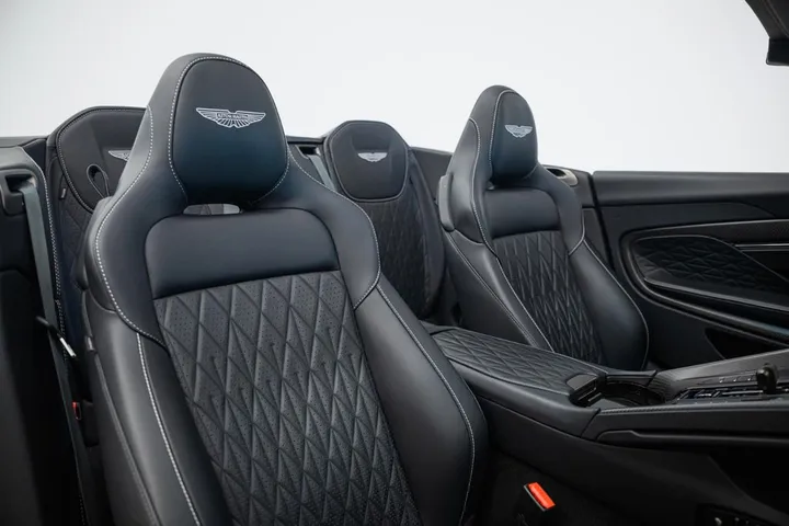 Aston Martin DB12