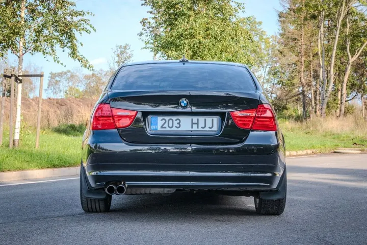 BMW 330