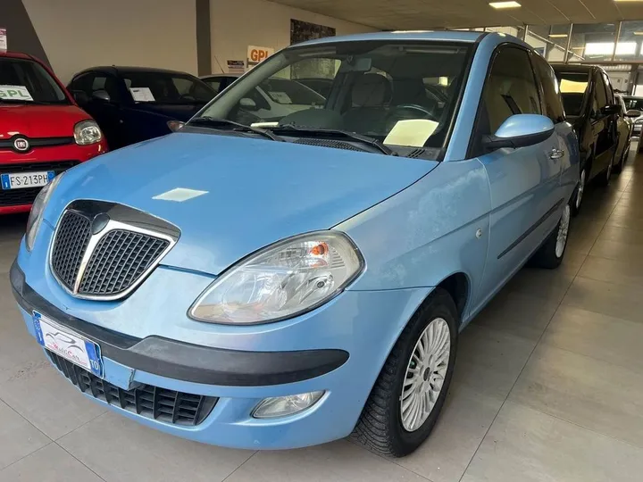 Lancia Ypsilon