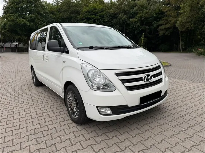 Hyundai H-1 Starex