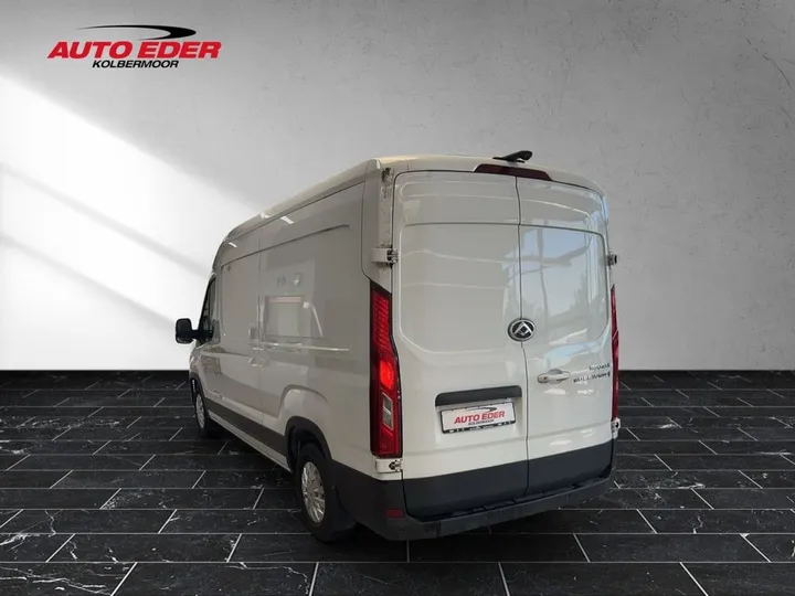 Maxus eDeliver 9