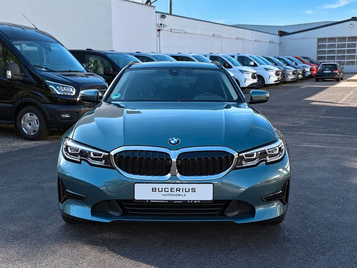 BMW 330