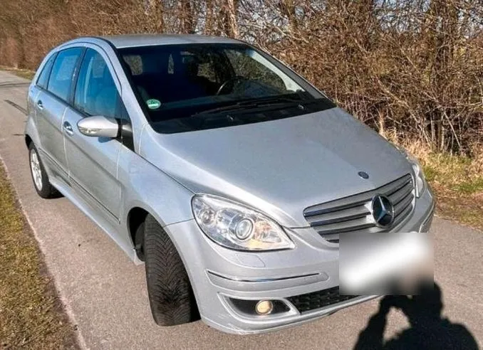 Mercedes-Benz B 200