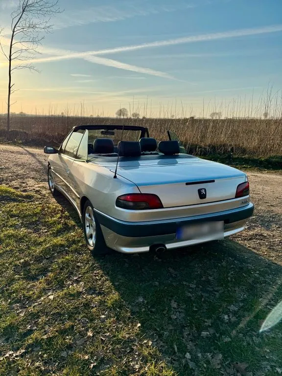 Peugeot 306