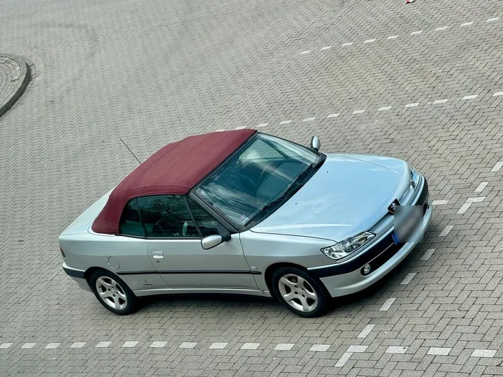 Peugeot 306