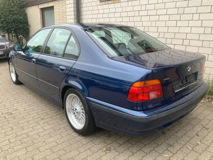 BMW 523