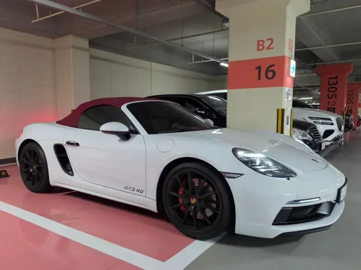 Porsche 718