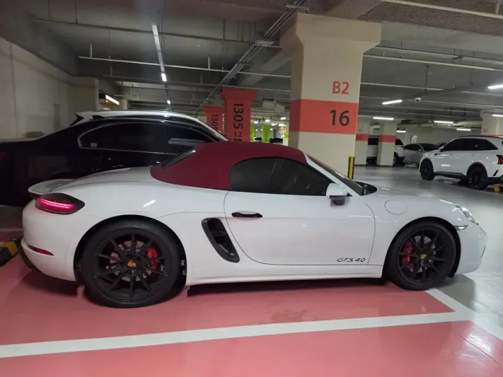 Porsche 718