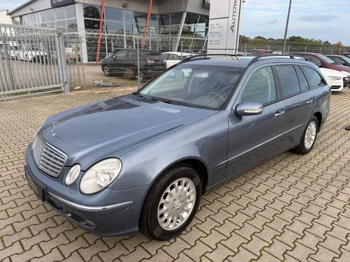 Mercedes-Benz E 240