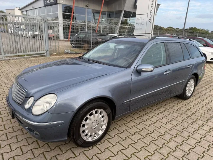 Mercedes-Benz E 240