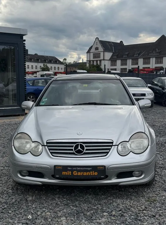 Mercedes-Benz 200