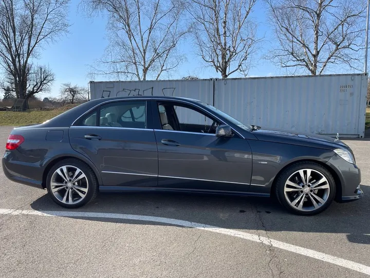 Mercedes-Benz E 220