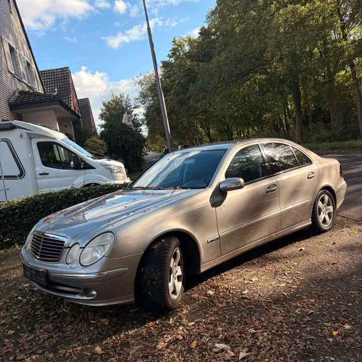 Mercedes-Benz E 220