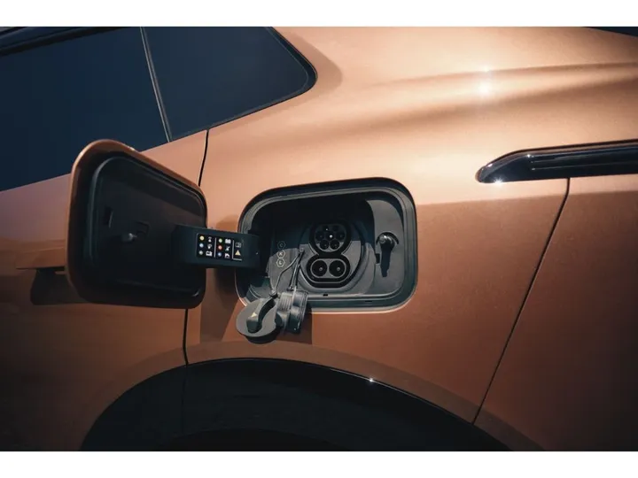 Lynk&Co 08