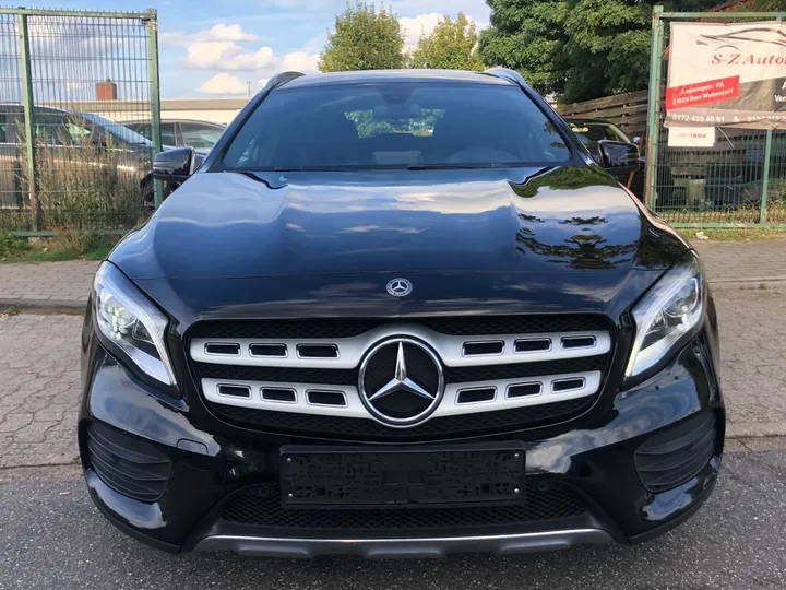 Mercedes-Benz GLA 180