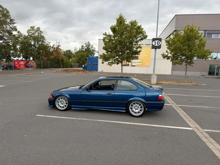 BMW 325