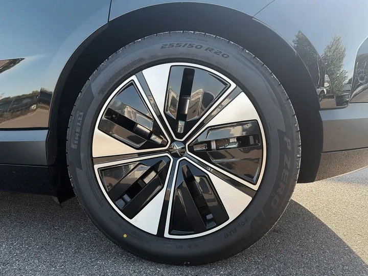 Polestar 4