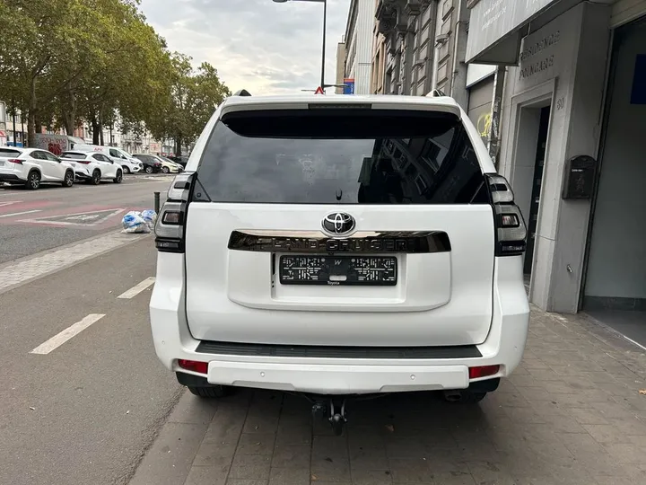 Toyota Land Cruiser