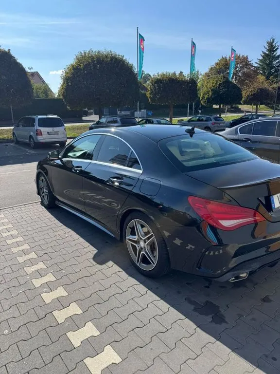 Mercedes-Benz CLA 200