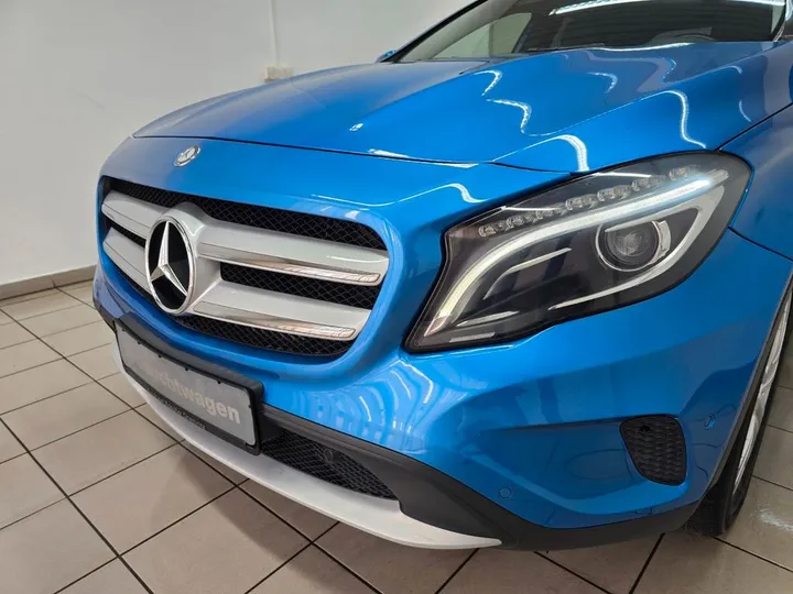 Mercedes-Benz GLA 180