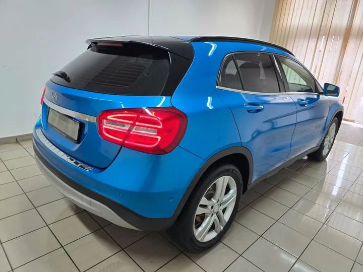 Mercedes-Benz GLA 180
