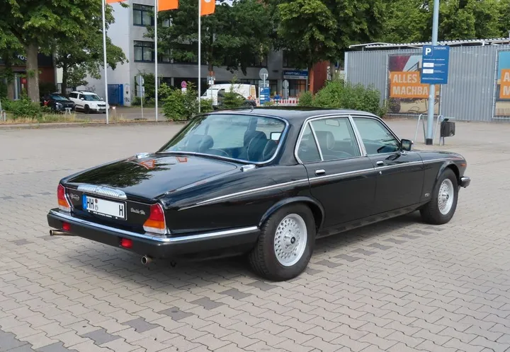 Jaguar XJ12