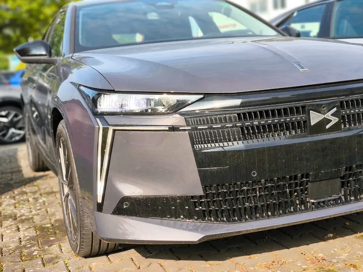 DS Automobiles Nº4