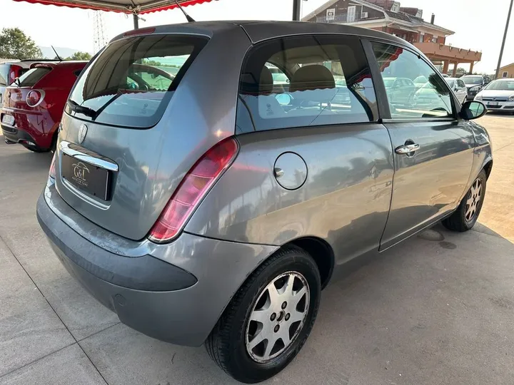 Lancia Ypsilon