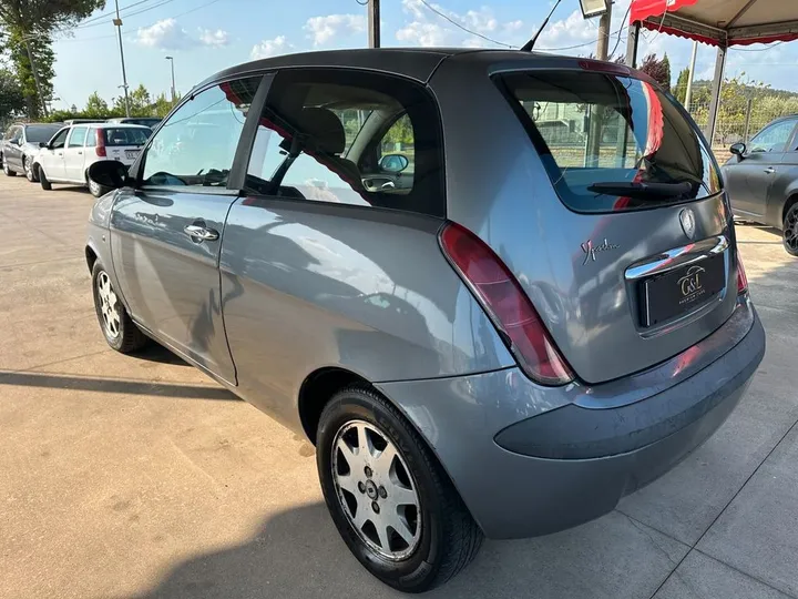 Lancia Ypsilon
