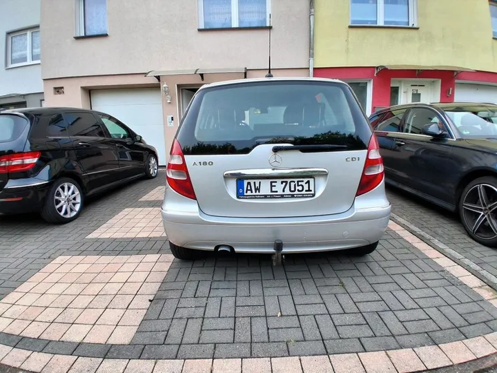 Mercedes-Benz A 180