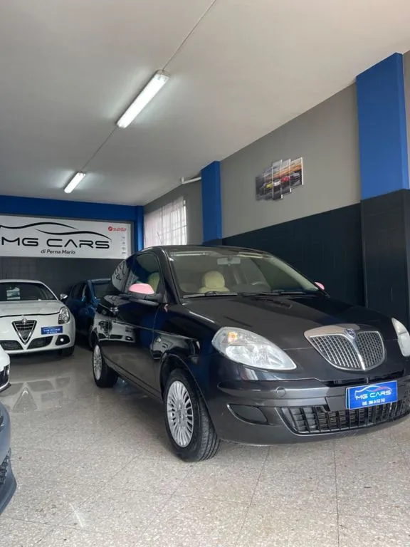 Lancia Ypsilon