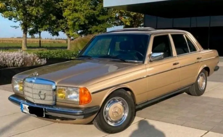 Mercedes-Benz 240