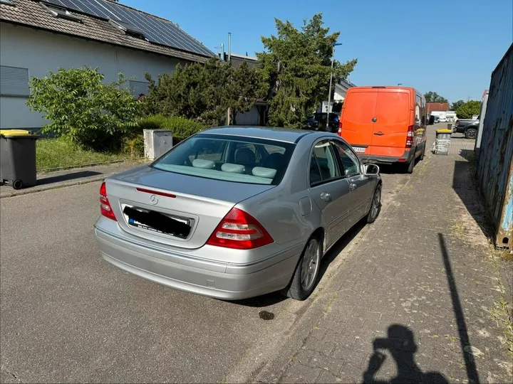 Mercedes-Benz C 200