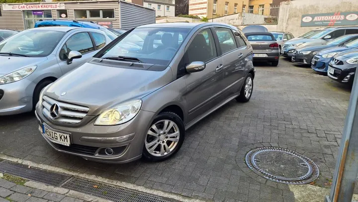 Mercedes-Benz B 200