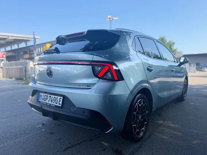 MG MG4 EV Urban