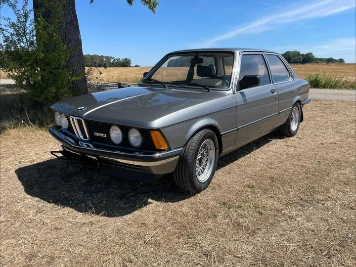 BMW 320