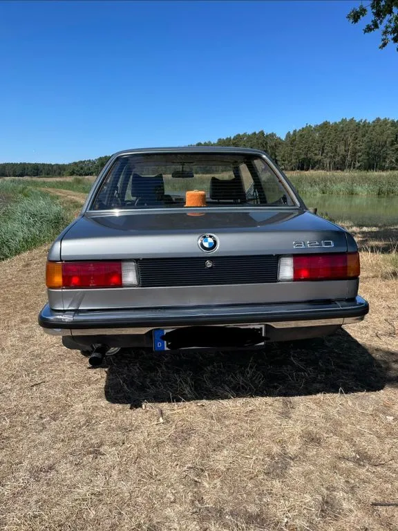 BMW 320